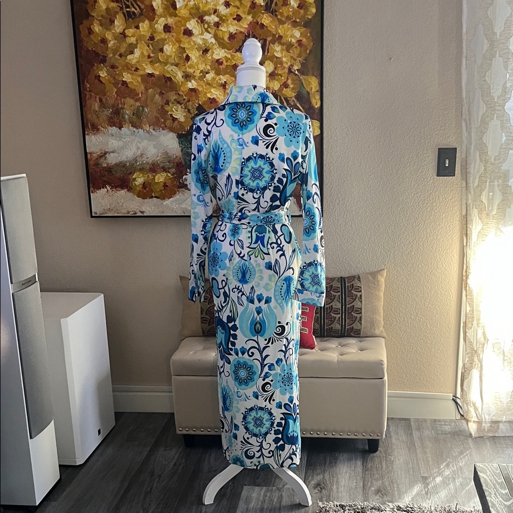 Floral Blue and White Linda Dress - Picture 2 of 5